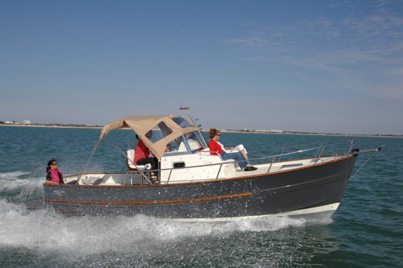 RHEA 750 OPEN en navigation à Arcachon chez Ac Yachting