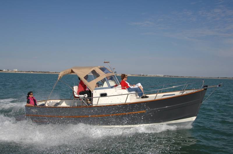 RHEA 750 OPEN en navigation à Arcachon chez Ac Yachting 